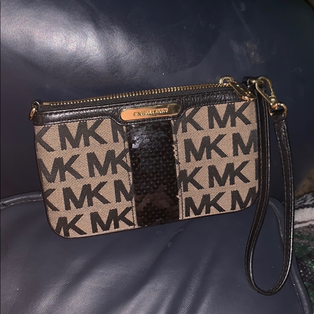 Michael Kors wristlet